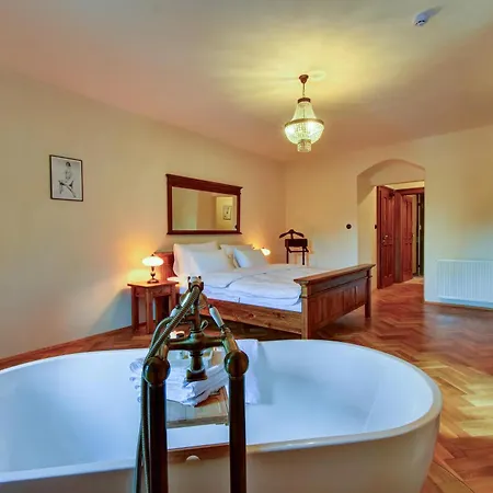 Boutique Pod Barborou 4*